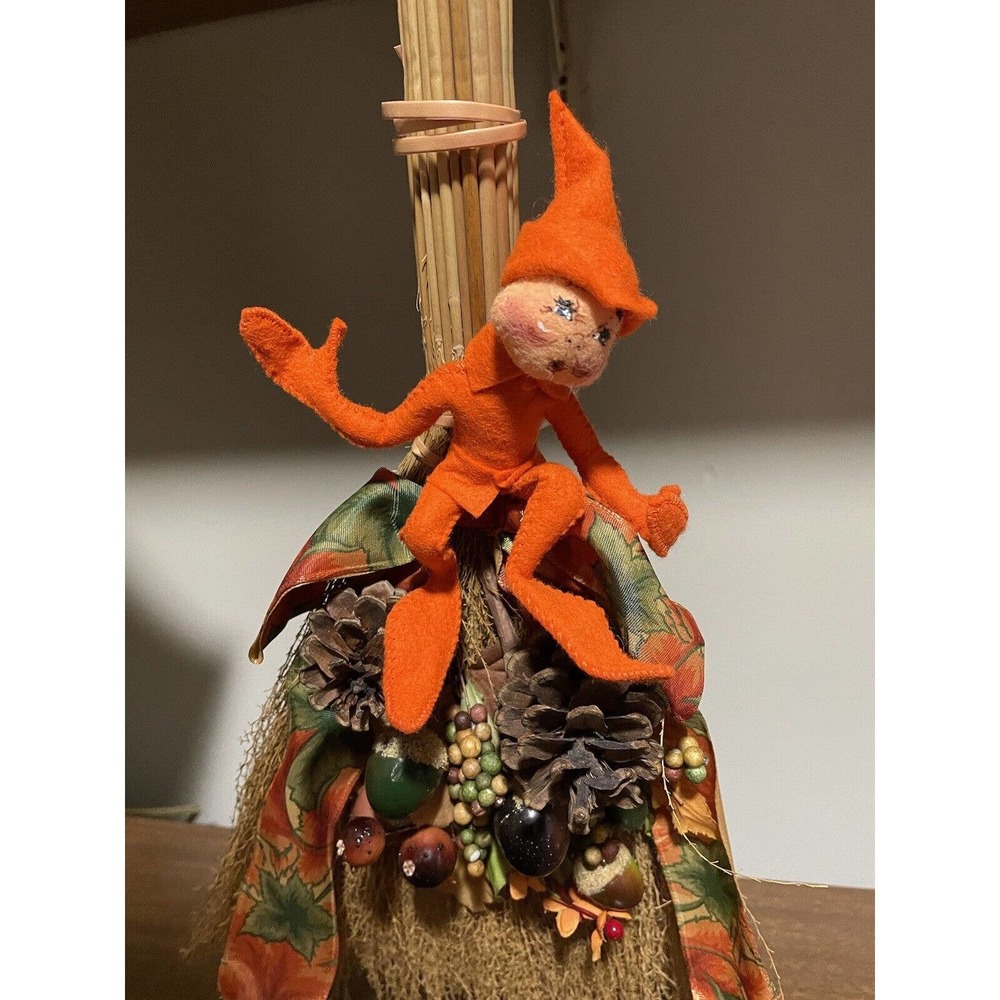 Annalee 18" Broom with 5" Autumn Elf 2001, Fall, Autumn Decoration, Door Decor